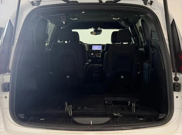 2024 Chrysler Pacifica Touring