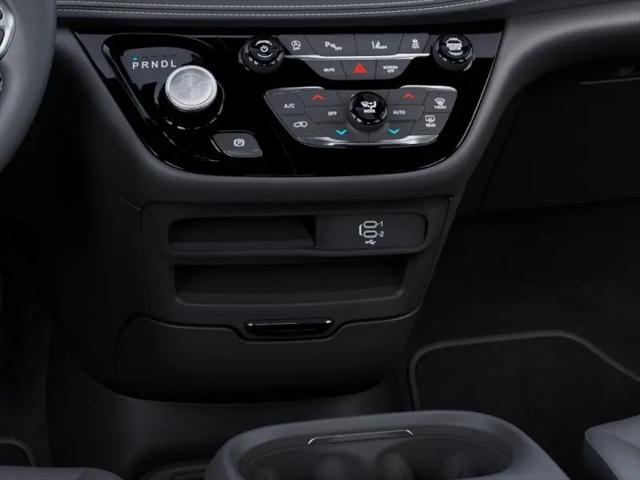 2027 Chrysler Pacifica Select AWD