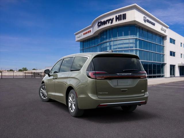 2027 Chrysler Pacifica Select AWD