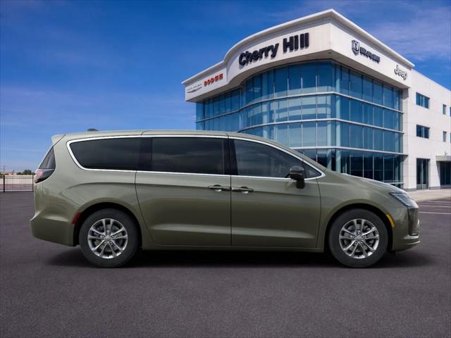 2027 Chrysler Pacifica Select AWD