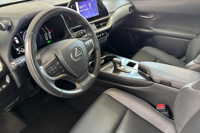 2025 Lexus 300 300h
