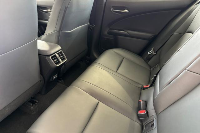 2025 Lexus 300 300h