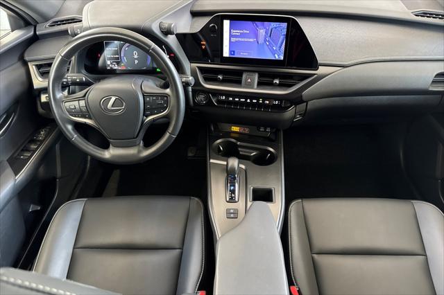 2025 Lexus 300 300h