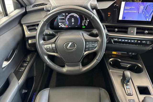 2025 Lexus 300 300h