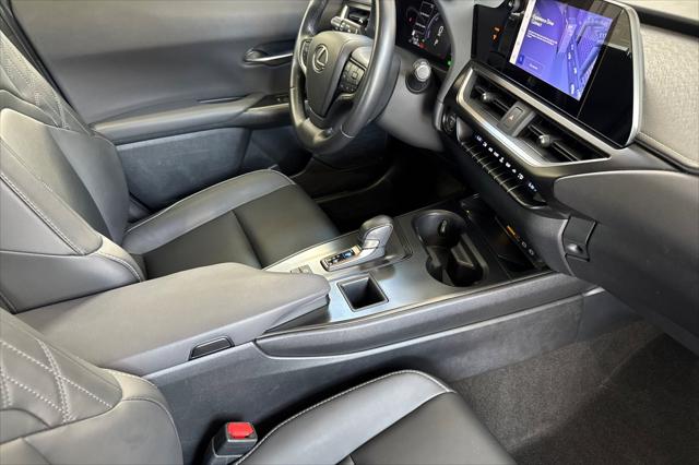 2025 Lexus 300 300h