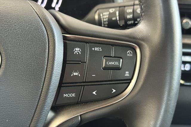 2025 Lexus 300 300h