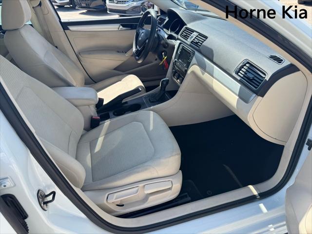 2017 Volkswagen Passat 1.8T S