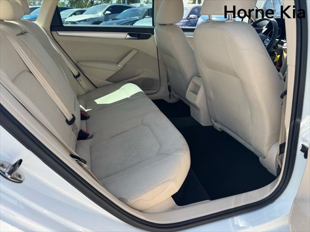 2017 Volkswagen Passat 1.8T S