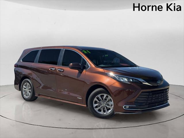 2021 Toyota Sienna XLE