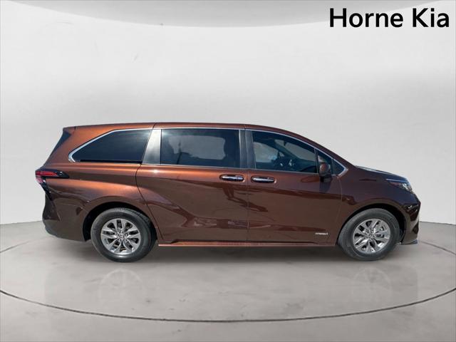 2021 Toyota Sienna XLE