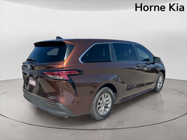 2021 Toyota Sienna XLE