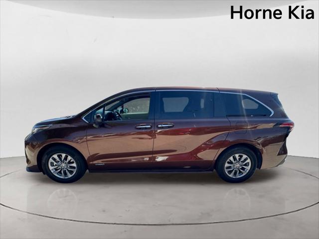 2021 Toyota Sienna XLE