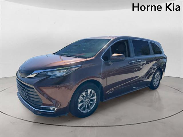 2021 Toyota Sienna XLE