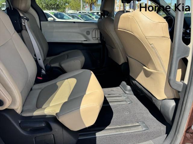 2021 Toyota Sienna XLE
