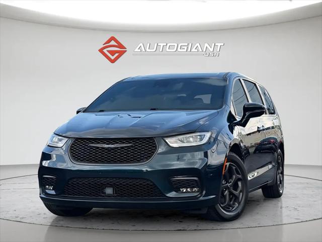 2022 Chrysler Pacifica Hybrid Touring L for sale in Indianapolis, IN