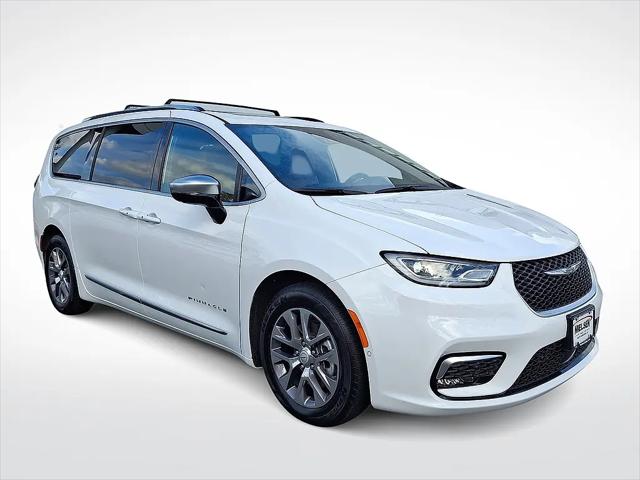 2025 Chrysler Pacifica Hybrid Pinnacle for sale in East Hanover, NJ