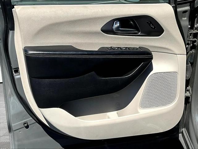 2021 Chrysler Pacifica Touring L