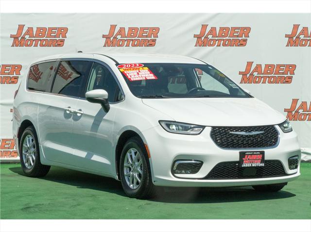 2023 Chrysler Pacifica Touring L for sale in Reedley, CA