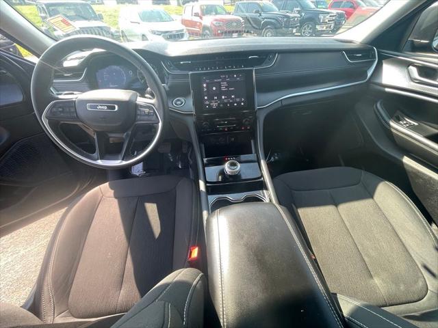 2023 Jeep Grand Cherokee L Laredo 4x4 2023 Jeep Grand Cherokee L Laredo 4x4