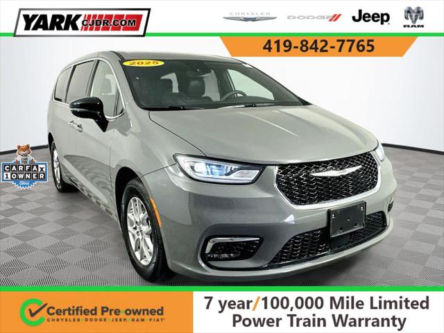 2025 Chrysler Pacifica Select for sale in Toledo, OH