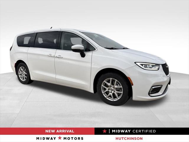 2023 Chrysler Pacifica Touring L for sale in Hutchinson, KS