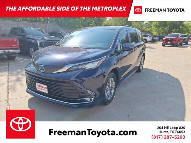 2021 Toyota Sienna XLE for sale in Hurst, TX