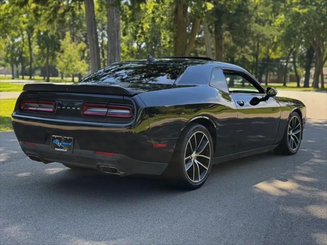 2016 Dodge Challenger 392 Hemi Scat Pack Shaker