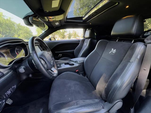 2016 Dodge Challenger 392 Hemi Scat Pack Shaker