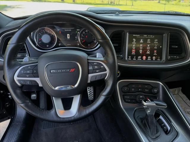2016 Dodge Challenger 392 Hemi Scat Pack Shaker
