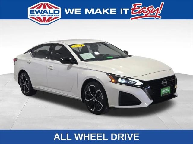 2024 Nissan Altima SR Intelligent AWD for sale in Oconomowoc, WI