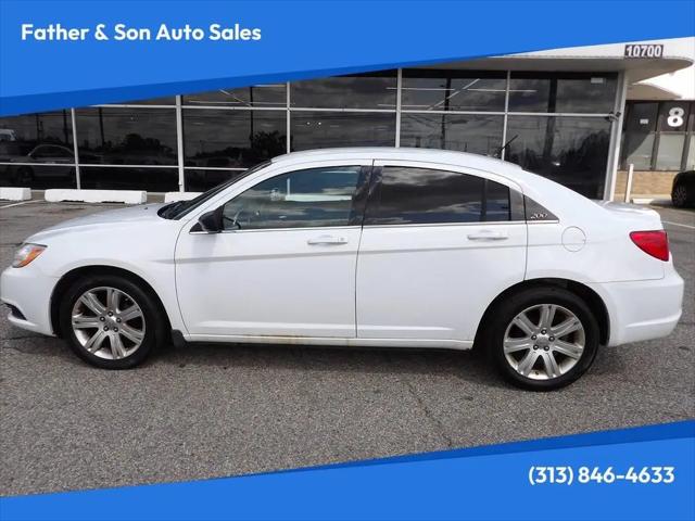 2013 Chrysler 200 LX for sale in Dearborn, MI