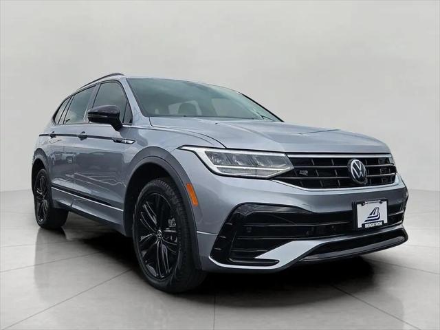 2022 Volkswagen Tiguan 2.0T SE R-Line Black for sale in Green Bay, WI