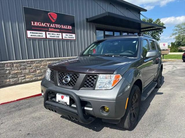 2006 Nissan Pathfinder LE for sale in Jefferson, WI