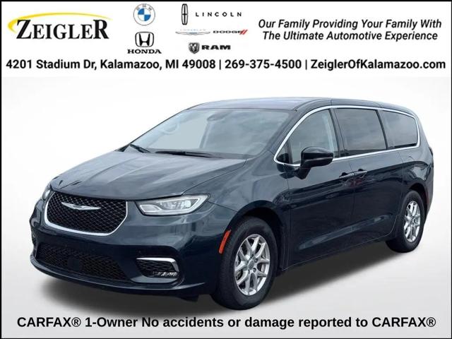 2025 Chrysler Pacifica Select for sale in Kalamazoo, MI