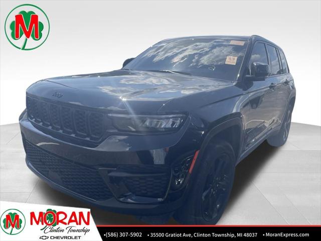 2023 Jeep Grand Cherokee Altitude 4x4 for sale in Clinton Township, MI