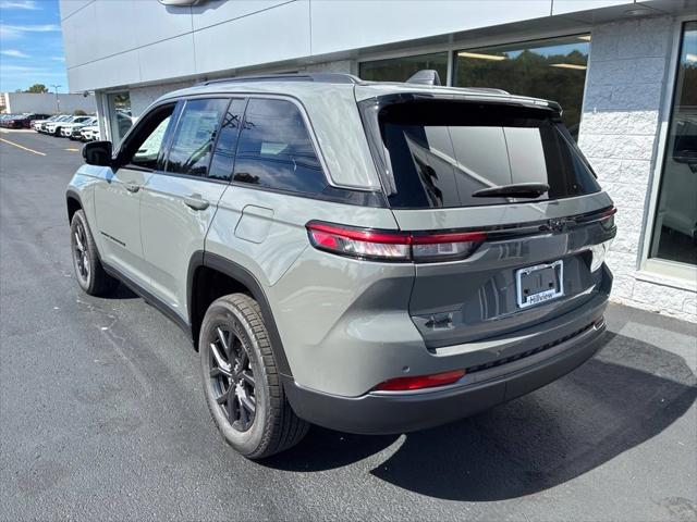 2027 Jeep Grand Cherokee GRAND CHEROKEE LAREDO ALTITUDE 4X4 2027 Jeep Grand Cherokee GRAND CHEROKEE LAREDO ALTITUDE 4X4