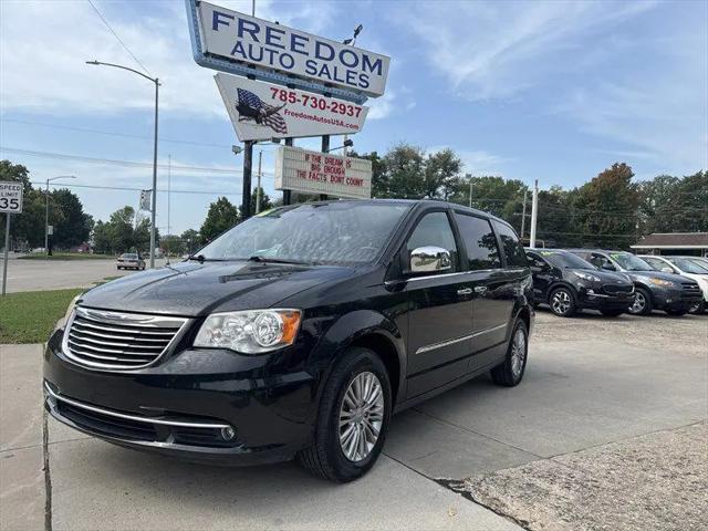 2016 Chrysler Town & Country Touring-L Anniversary Edition for sale in Topeka, KS