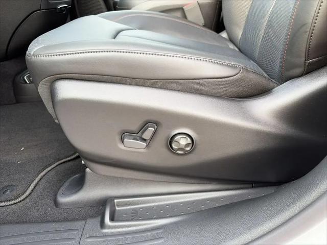 2027 Chrysler Pacifica Select AWD