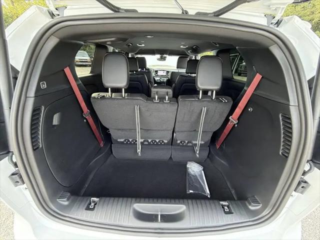 2027 Chrysler Pacifica Select AWD