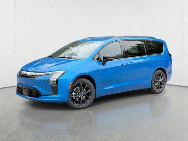 2027 Chrysler Pacifica Select for sale in Valparaiso, IN