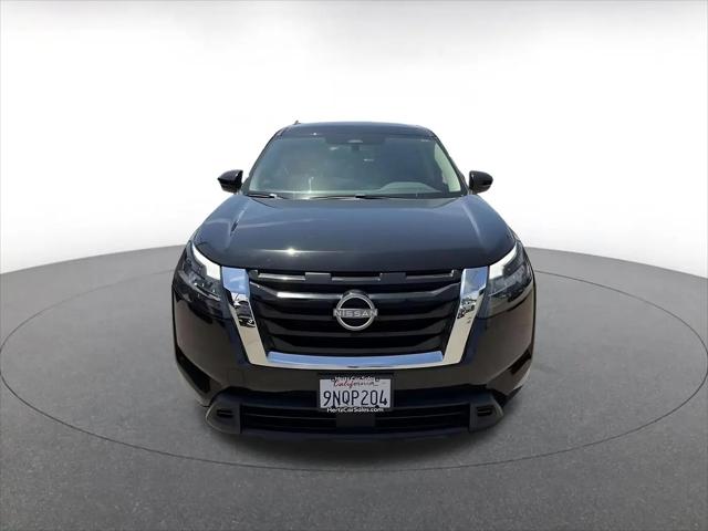 2025 Nissan Pathfinder SV FWD