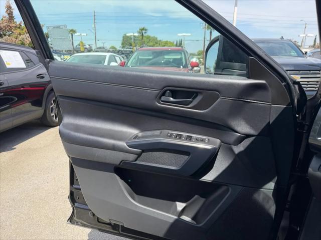 2025 Nissan Pathfinder SV FWD