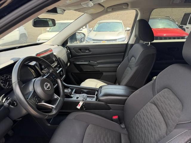 2025 Nissan Pathfinder SV FWD