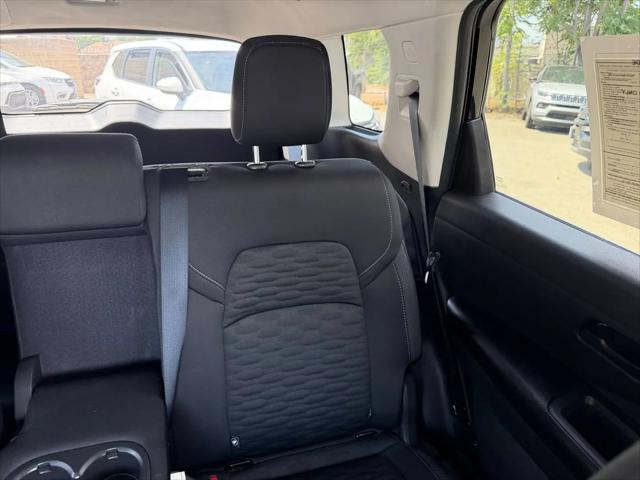 2025 Nissan Pathfinder SV FWD