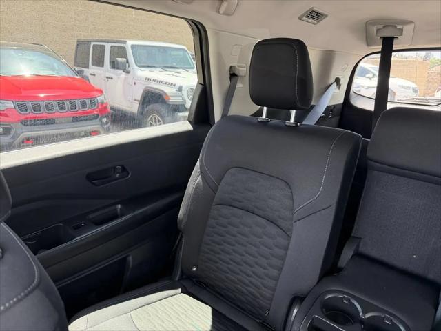 2025 Nissan Pathfinder SV FWD