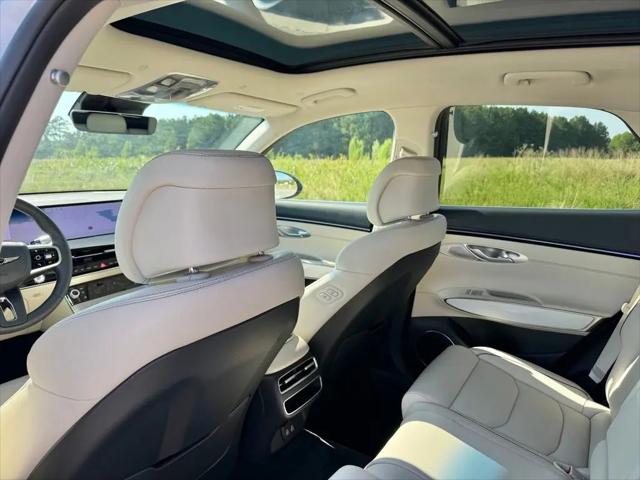 2027 Genesis GV70 2.5T Advanced