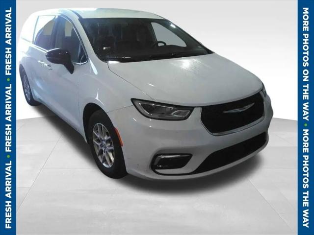 2024 Chrysler Pacifica Touring L for sale in Hiawatha, IA