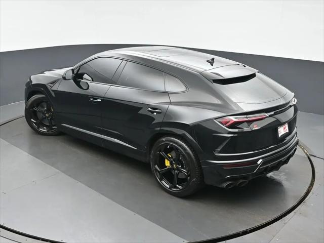 2021 Lamborghini Urus Standard