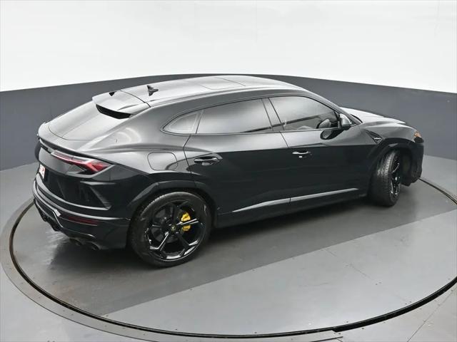 2021 Lamborghini Urus Standard