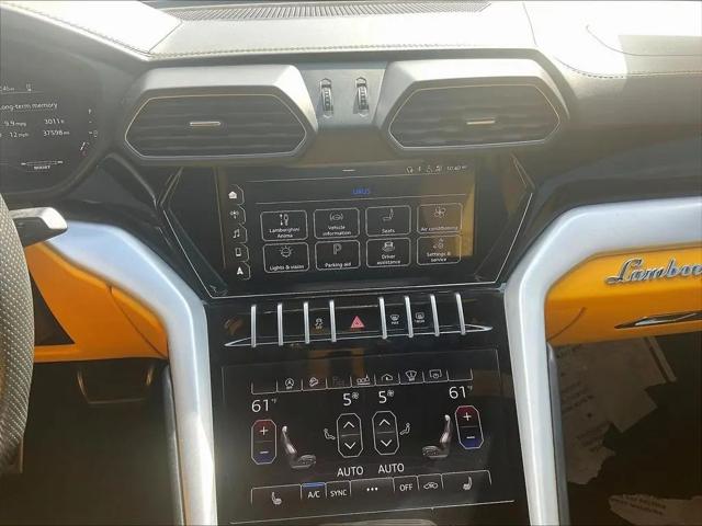 2021 Lamborghini Urus Standard